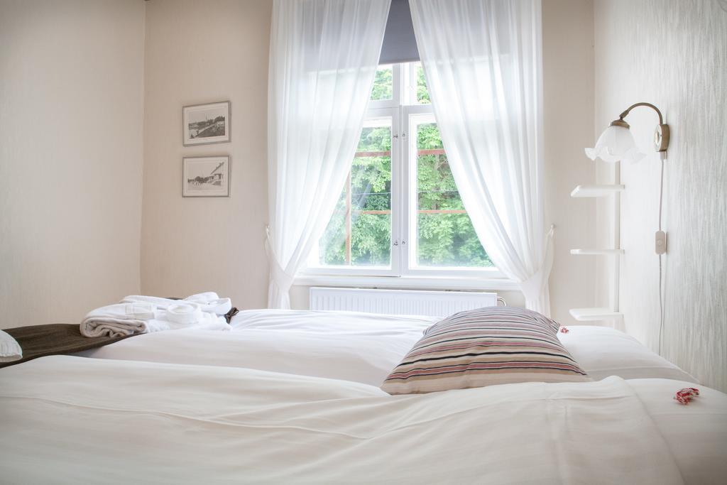 Ombergs Turisthotell Odeshog Room photo