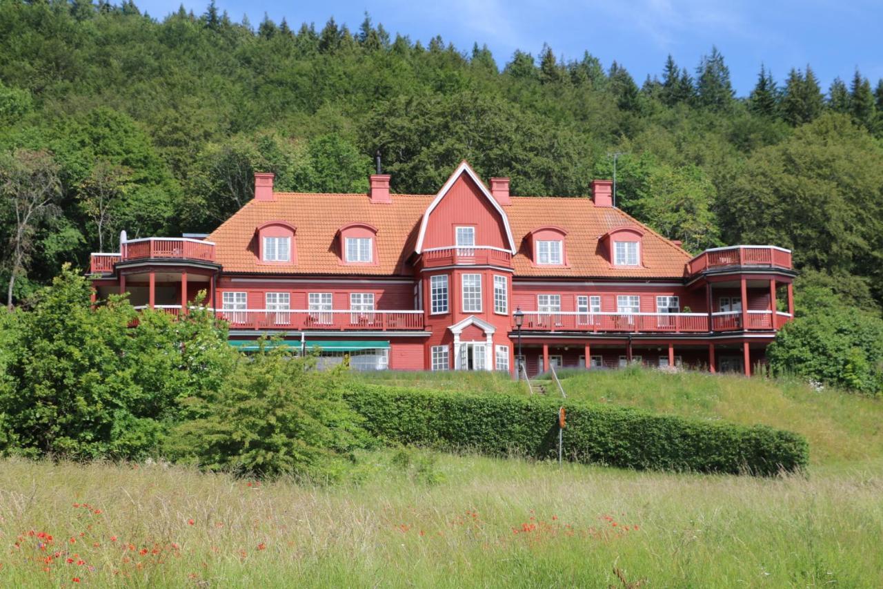 Ombergs Turisthotell Odeshog Exterior photo