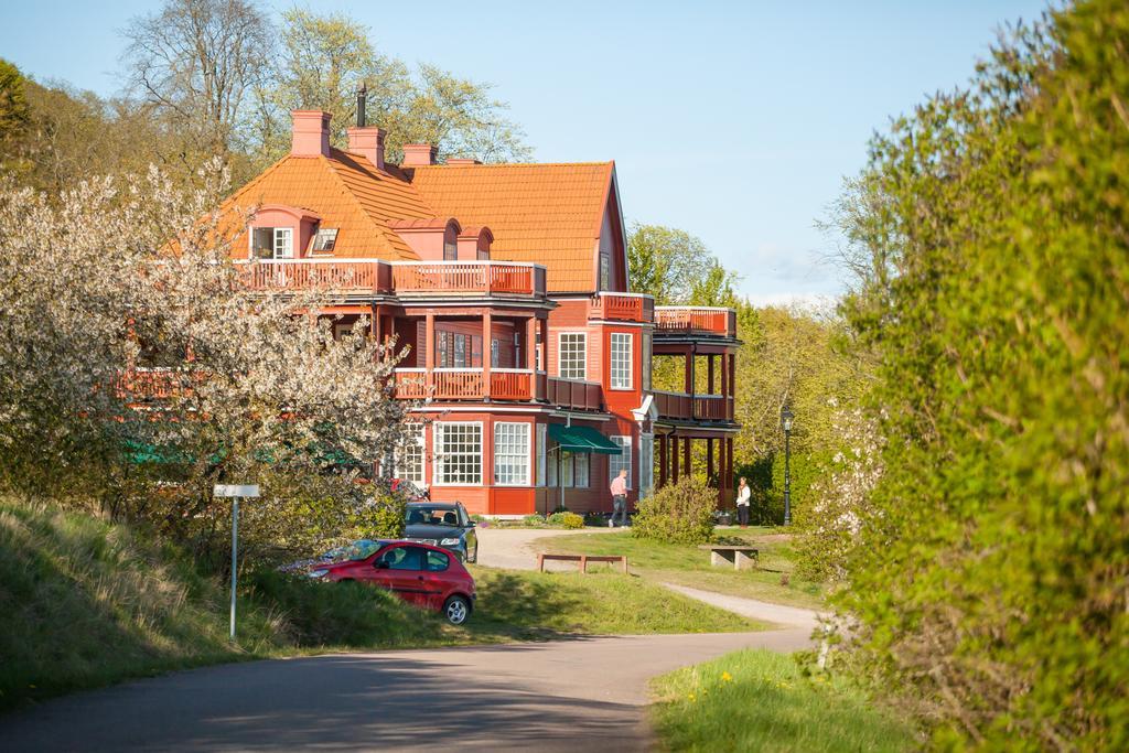 Ombergs Turisthotell Odeshog Exterior photo